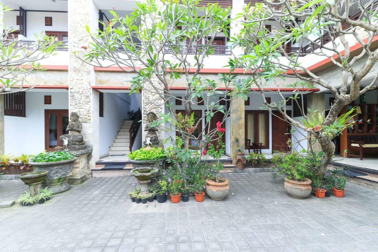 Puri Jayaraja Guest House Kuta Lombok Zewnętrze zdjęcie
