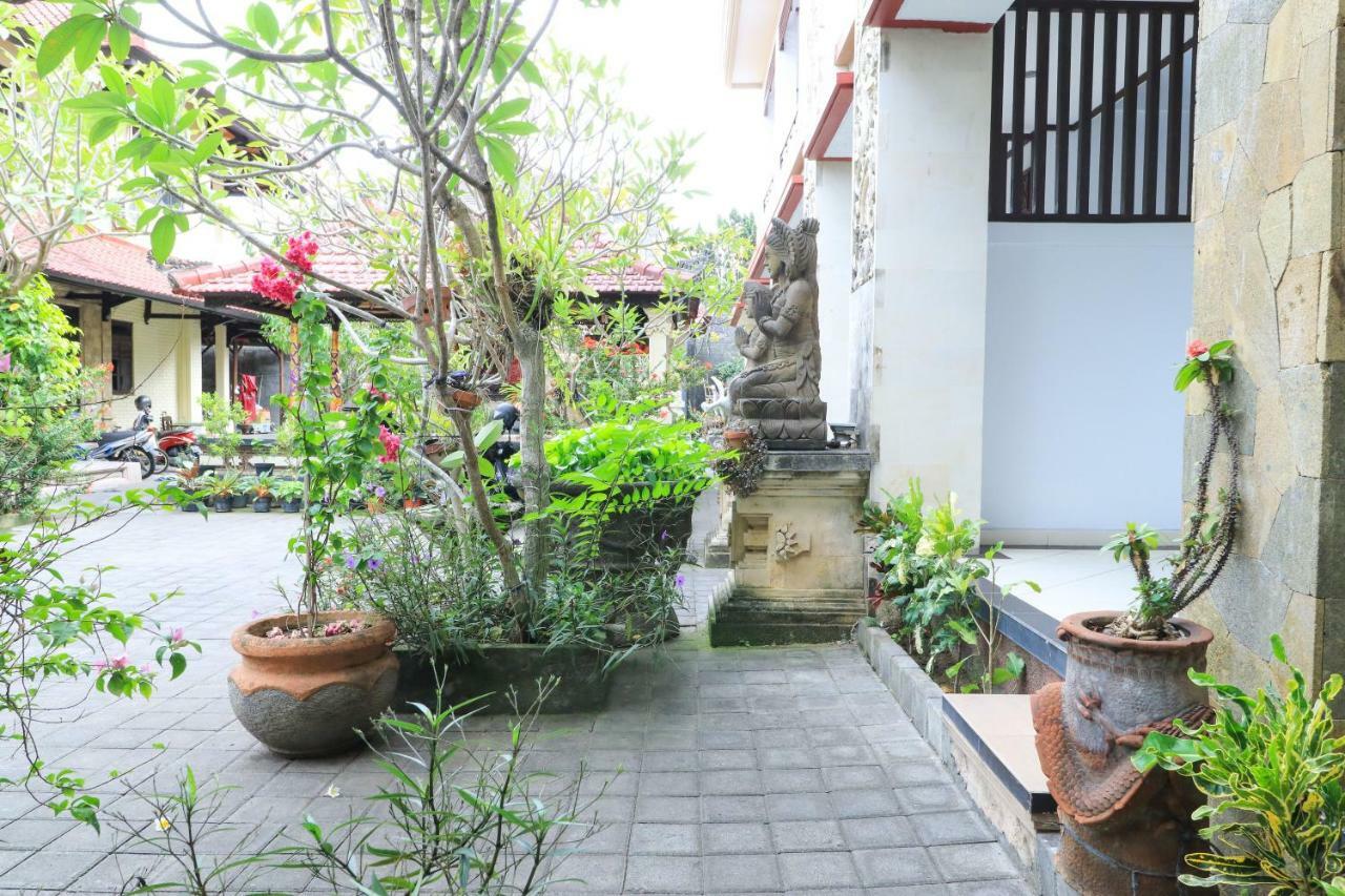 Puri Jayaraja Guest House Kuta Lombok Zewnętrze zdjęcie