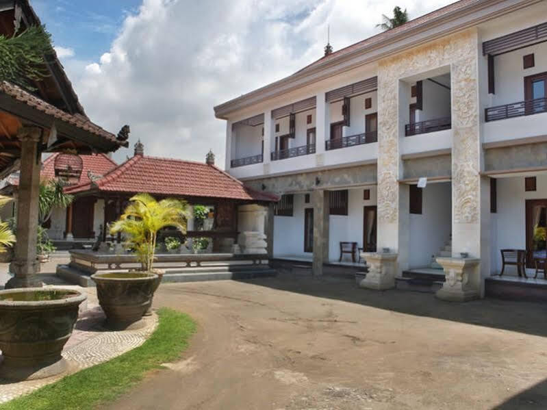 Puri Jayaraja Guest House Kuta Lombok Zewnętrze zdjęcie