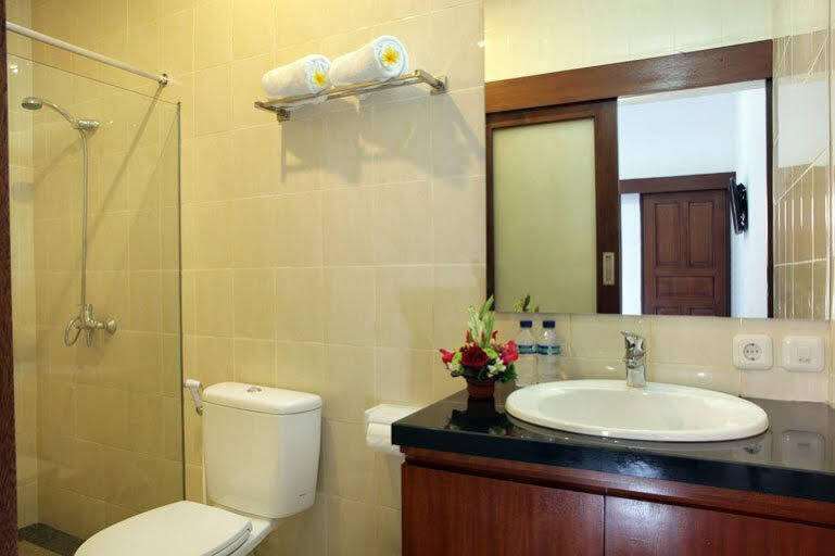 Puri Jayaraja Guest House Kuta Lombok Zewnętrze zdjęcie